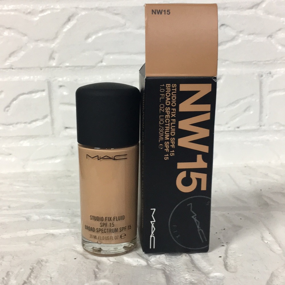 M.A.C. NW15 Studio Fix Fluid SPF 15 Foundation